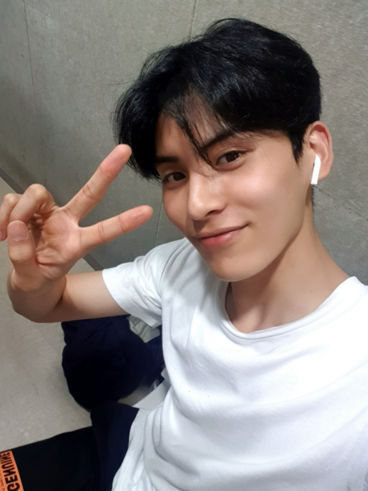 하루함께🪖 tweet media