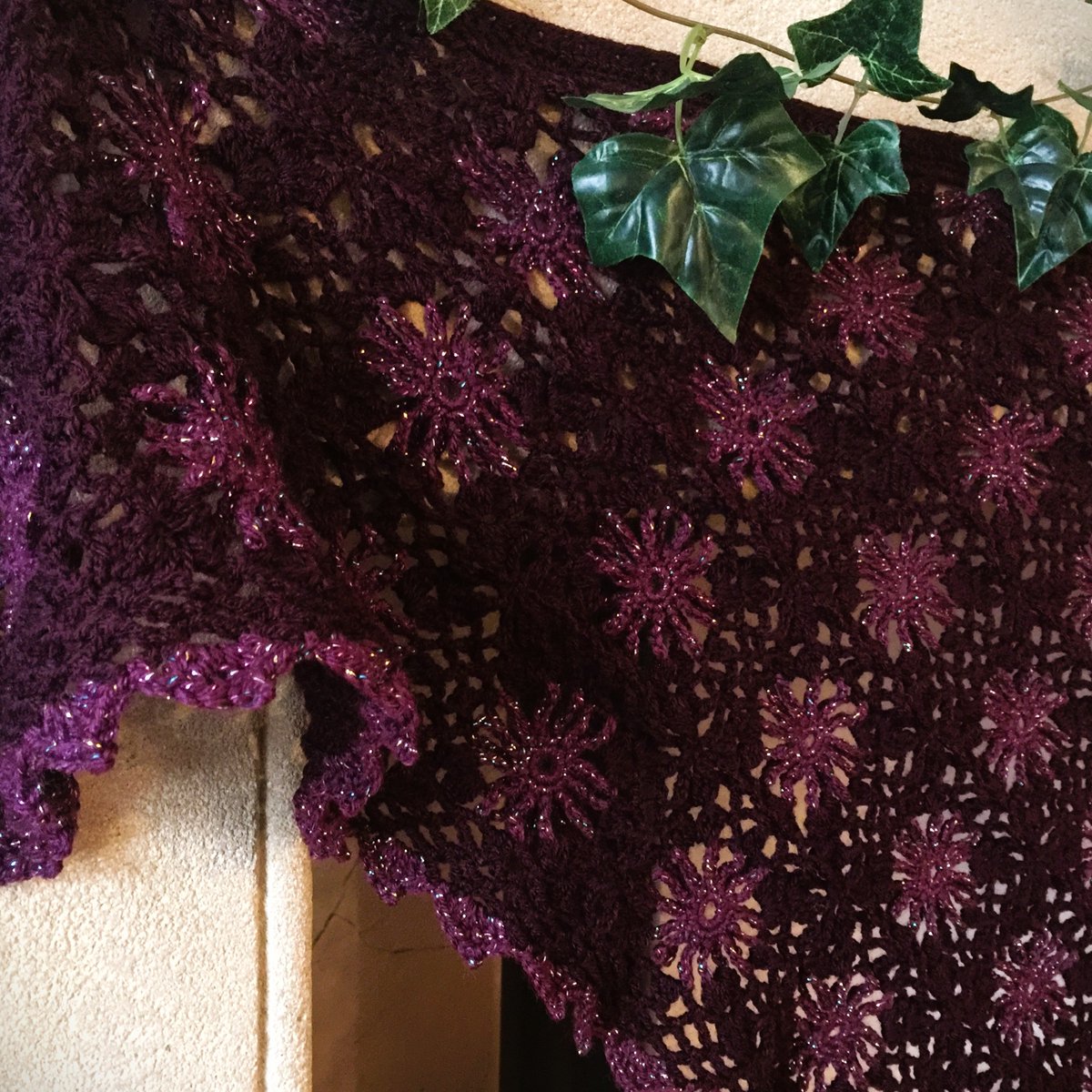 MagpieMoonlight's tweet photo. Inspired by Rhiannon - Welsh Celtic goddess and sorceress 💜
A shawl of deep burgundy with plum sparkle starbursts ✨💜✨
https://t.co/qgWFfBNUqW

#Rhiannon #RhiannonGoddess #WelshWitch #celticwitch #sorceress #burgundyshawl #celticpagan #supportsmall #handcraftedwithlove https://t.co/XXfoQ10px5