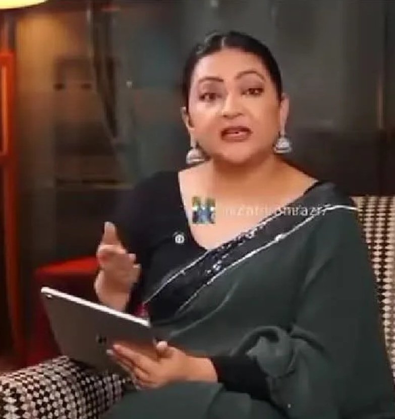 پاکستان کیسا دیش ہے ہماری سمجھ سے باہر ہے۔
ایک ہی دن میں۔۔۔۔۔ 
ملک میں پی ایس ایل ہو رہا ہے۔ 
چائنہ میں افغانستان سے مذاکرات کر رہا تھا۔
بیرون ملک کا  قرضہ واپس کر رہا تھا۔ 
آئی ایم ایف سے کامیاب مذاکرات کر رہا تھا۔ 
ایران کے سعودی عرب حملے پر وردی پہن کر ایران کو بتا رہا تھا کہ