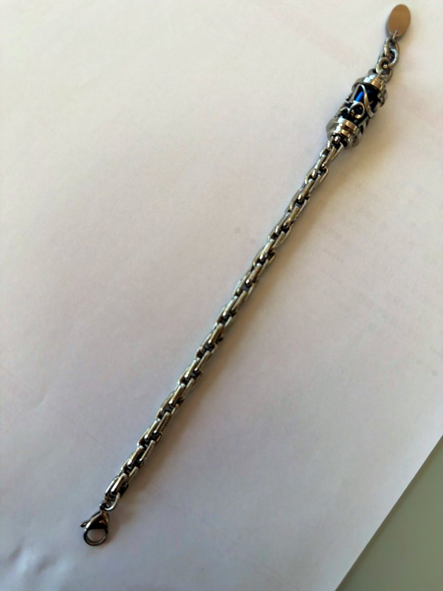 ayamenuma's tweet image. はぁぁぁ｡ﾟ(ﾟ´ω`ﾟ)ﾟ｡

修理確定……
真ん中にいなきゃならんのに逃走しょうとしとる💦

勘弁してぇ？？
君はネックレス並みに金額が…

#BLESS