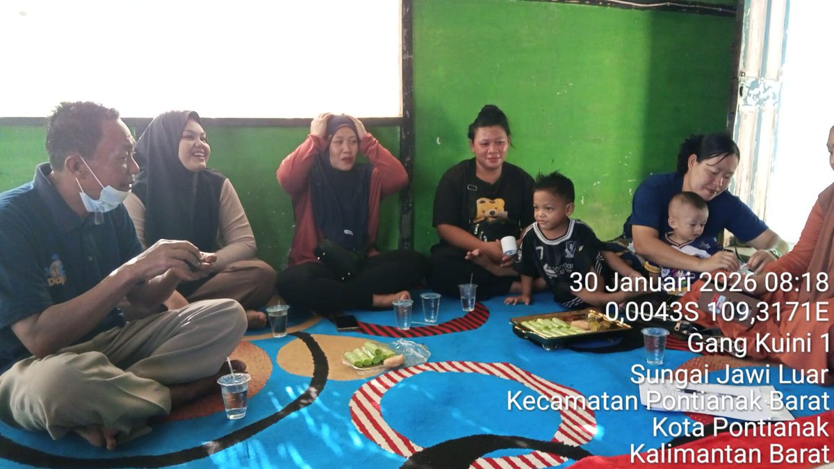 fatmaptk03's tweet photo. Pendampingan klp dlm menfasilitasi  akses teknologi (Jumat, 30 Januari 2026). Penyuluhan tentang cara perhitungan kebutuhan pakan ikan nila di Pokdakan Kuini 1 Berjaya. Kecamatan Pontianak Barat. https://t.co/4GxNvi6p21