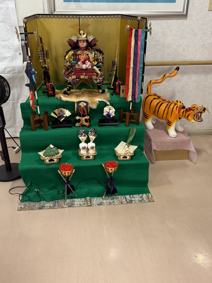 funnyfunny0501's tweet photo. デイサービスFunnyです
今年もみんなで飾り付けしました。
50年前のですがww
まだしっかりとしていていい顔してます😁

#因島　#デイサービス　#瀬戸田 https://t.co/zFbgd54N3P