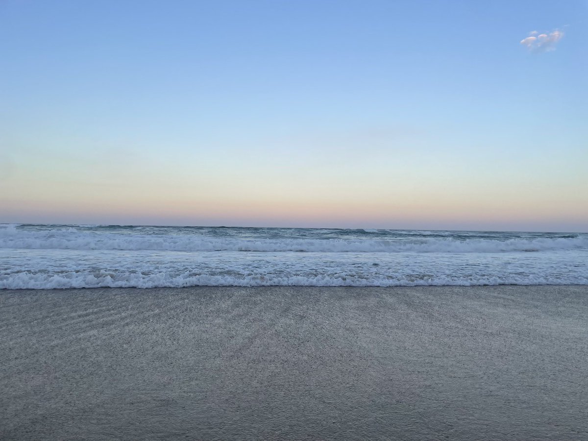 海邊chill緊 > dc響問有無CoC劇本推介想跑團 > 有劇本都無kp > 成為臨時kp了
第一次係海邊跑團💀