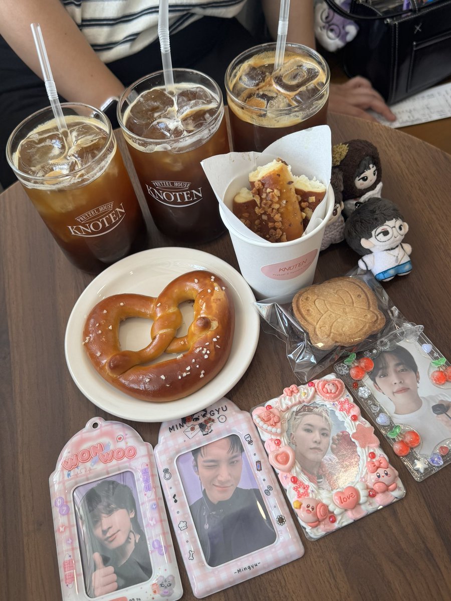 오랜만에 남쪽 사람들 모임🩷🩵

<a href="/svt_0808_0211/">콩영영</a> 왜 아직 안 와?