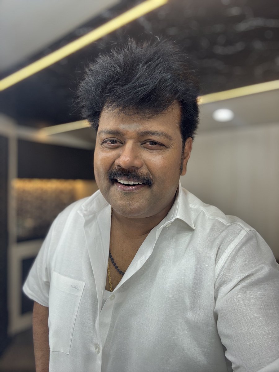 ActorSriman's tweet image. Good morning all
Caravan door opens, Makeup on. Caravan door shuts. 
The noise of the world stays outside. 
Inside, I belong only to my character, my role, my director’s dream. 
This is my temple. This is my prayer. Learning all the time 
#ActorLife #Grateful