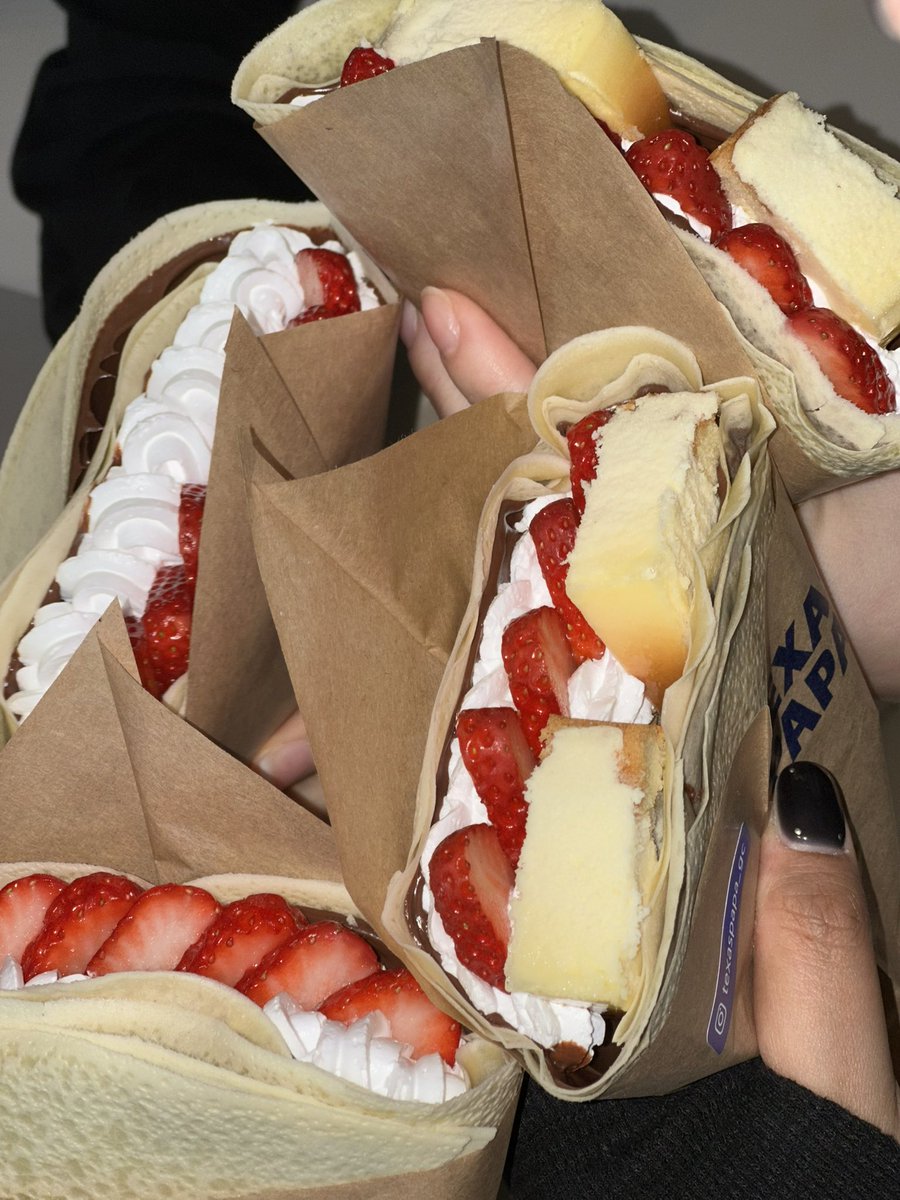 입닫고먹기 tweet media