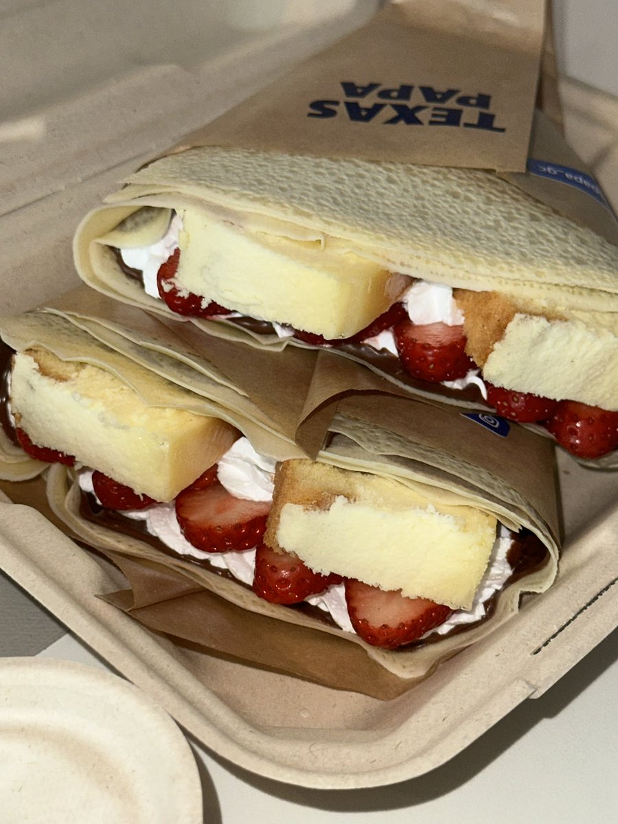 입닫고먹기 tweet media