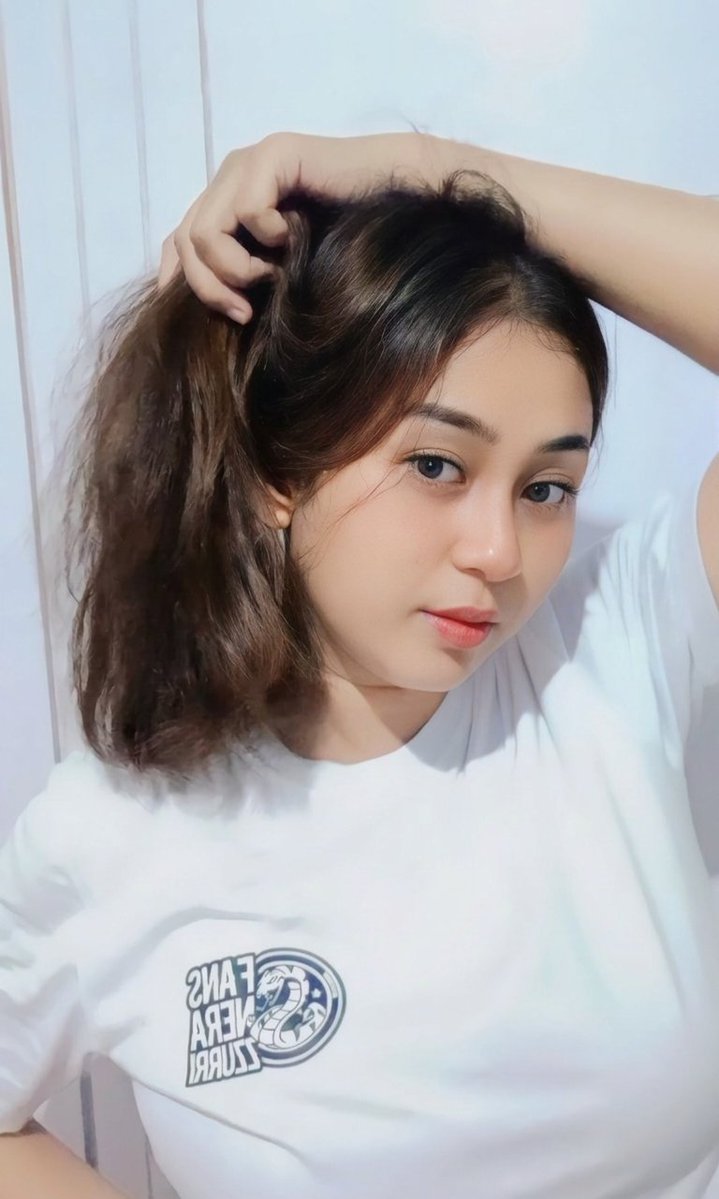 Iyang April tweet media