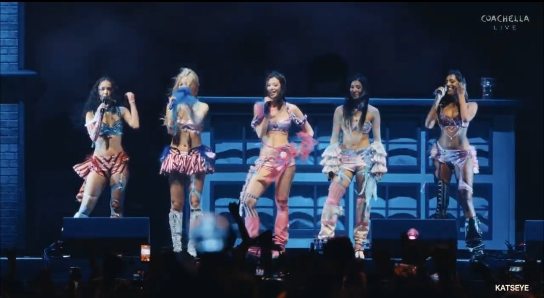 moni (fefi's version) tweet media