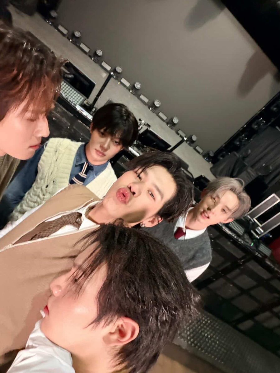 vani ‎יִ ◞ tweet media