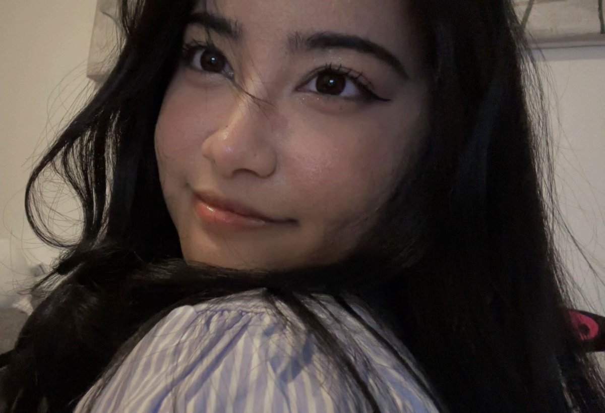 bbunniemel_'s tweet image. glub glub #dewyselfieday