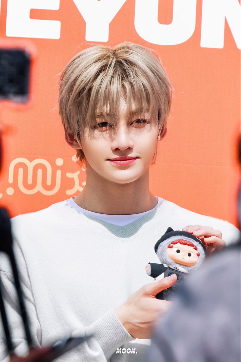 Moon🌙 tweet media