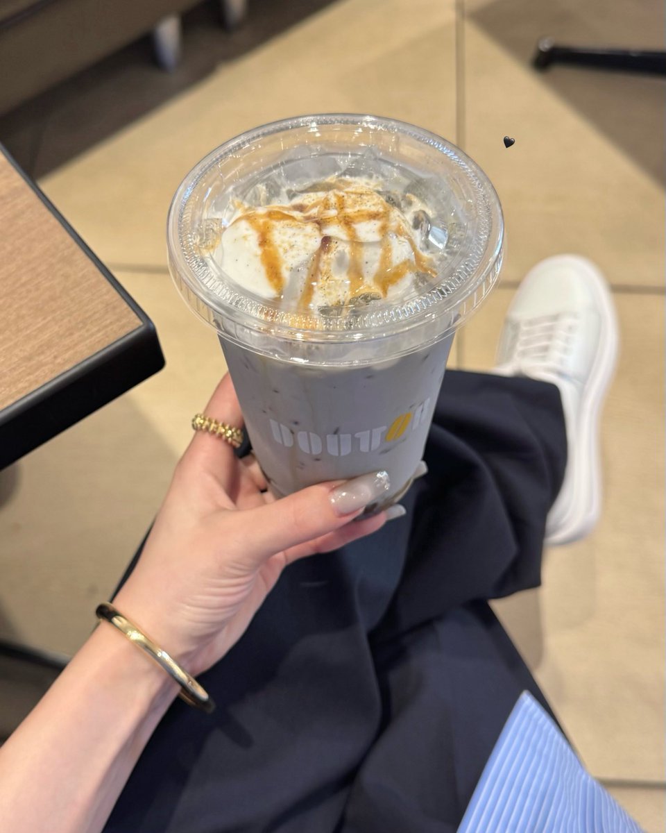 黒ごま好きへ。一昨年ありえんほど飲んだドトールの黒ごまドリンク、わらびもち追加されて大復活してます。ほんま死ぬほどうまいです。絶対絶対絶対飲んだ方がいいです。わたしより。