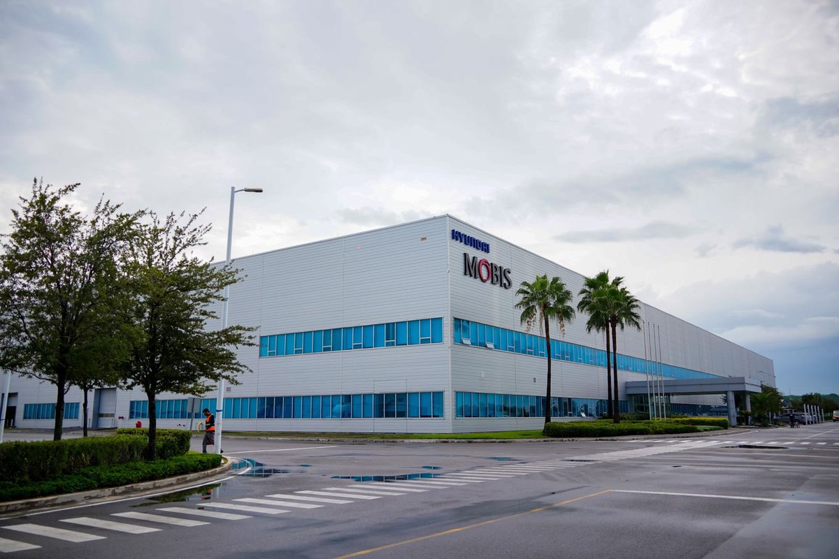 AutosyMas's tweet image. Hyundai invertirá 1,000 millones de pesos en Nuevo León para fortalecer su planta en Pesquería, con enfoque en tecnología para vehículos autónomos y chips. Kia también anunció una inversión adicional de 600 mdd en proyectos sostenibles.
@hyundaimotormex #NuevoLeon #Kia #Hyundai