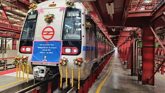 RailAnalysis's tweet image. #RITES Ltd., along with its consortium partners, has delivered its first refurbished metro trainset to @OfficialDMRC, featuring an advanced IP-based Passenger Announcement and Information System (PAPIS). 

Read more...railanalysis.in/metro/rites-le…

@RITESLIMITED 

#DMRC #RailAnalysis