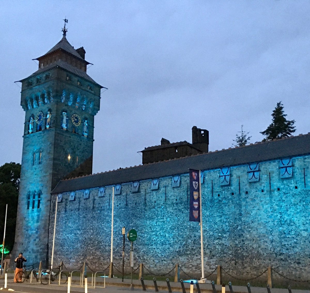 cardiffcouncil's tweet image. Tonight, #Cardiff Castle will shine bright blue in support of #WorldParkinsonsDay  💙

👉 orlo.uk/OrAjy

@ParkinsonsUK #LightUpBlueForParkinsons #Parkinsons