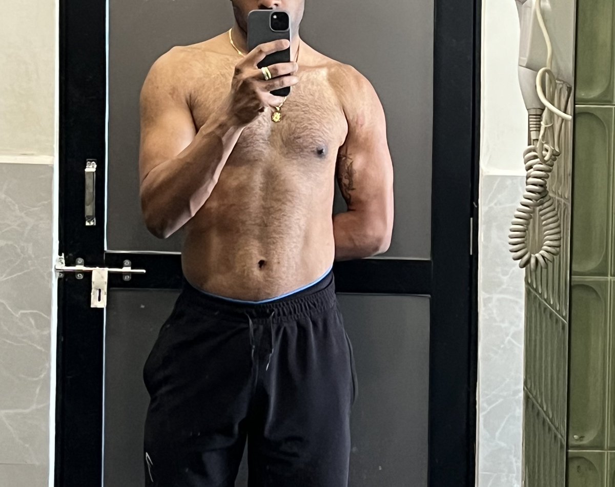 PrideInCloset's tweet photo. 10 months of consistency https://t.co/NsBuGB3vAW