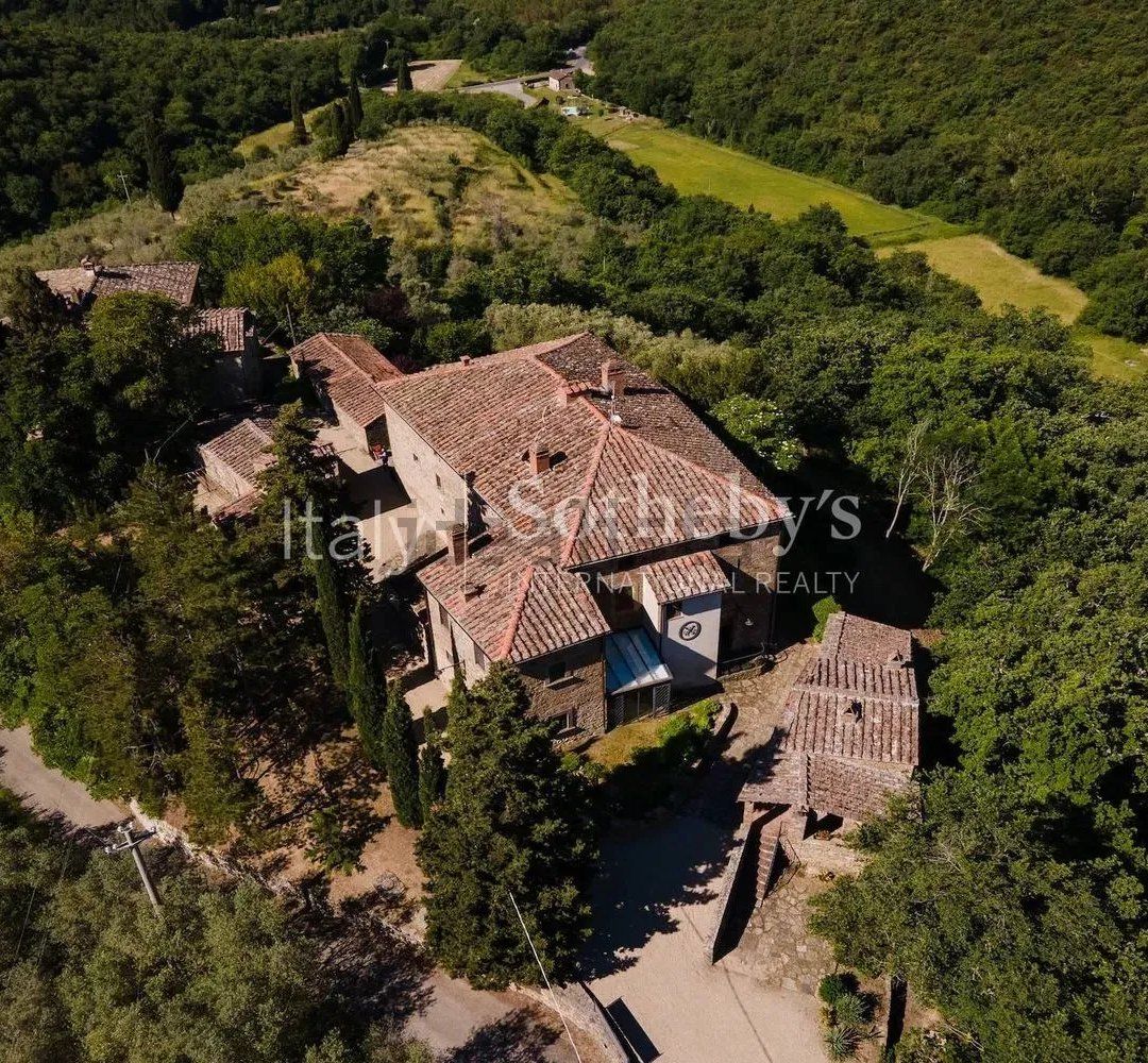 The Italian Exit tweet media