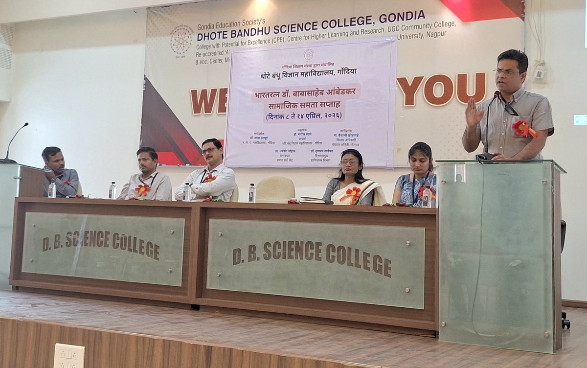 dbsciencecolleg's tweet photo. DBSC paying tribute to Social Reformer, Activist, Writer Mahatma Jyotiba Phule on his Birth Anniversary 💐💐 https://t.co/Y7sjlS4K4G