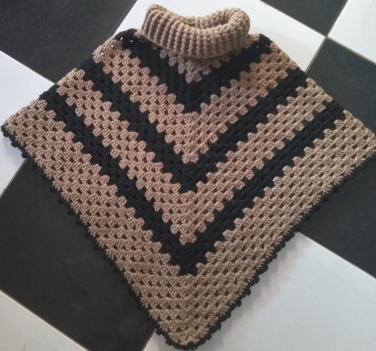ayenyo1's tweet photo. Poncho lovers 

Every stitch made by hand https://t.co/3IZvO5AxJ6