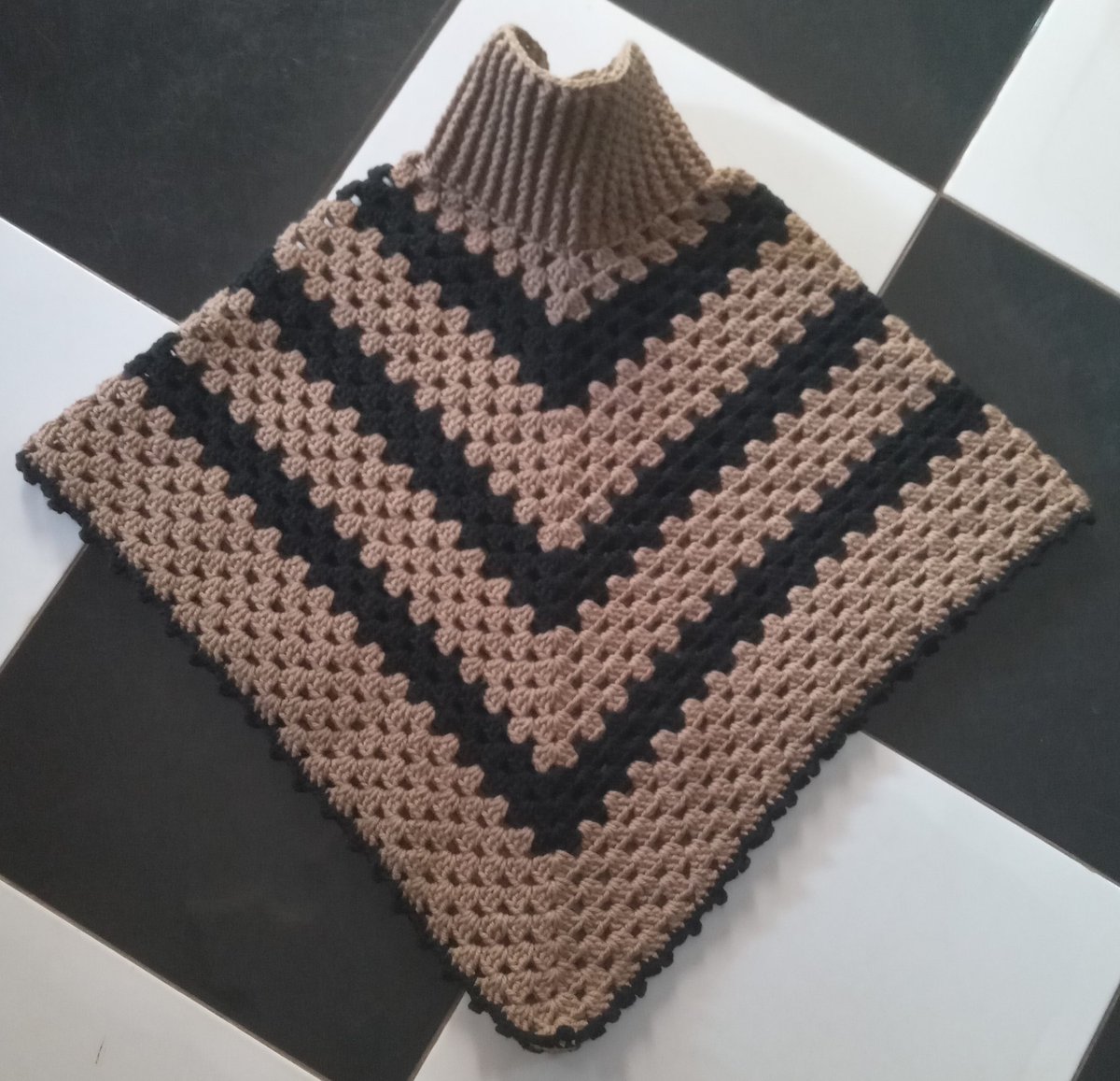 ayenyo1's tweet photo. Poncho lovers 

Every stitch made by hand https://t.co/3IZvO5AxJ6