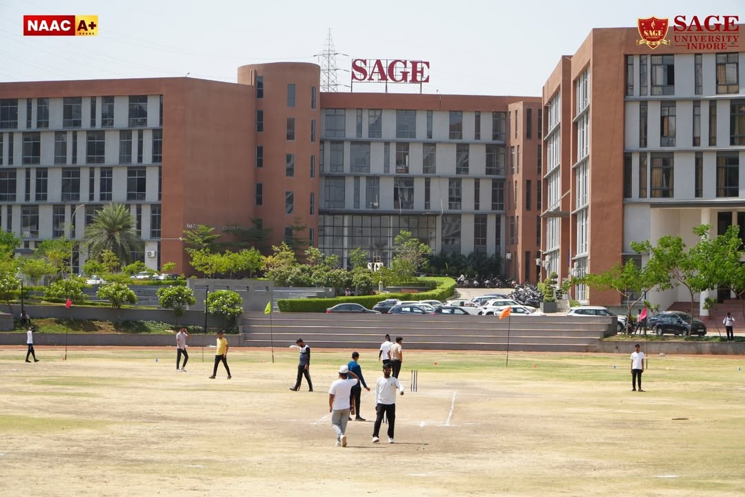 SAGE_INDORE's tweet image. In every corner of the campus, learning comes alive—from library insights to forensic labs, media storytelling to playground energy. Here, students grow into confident professionals, ready for the real world.
__
#SAGEUniversityIndore #StudentsLife #UniversityCampus #LifeAtSAGE