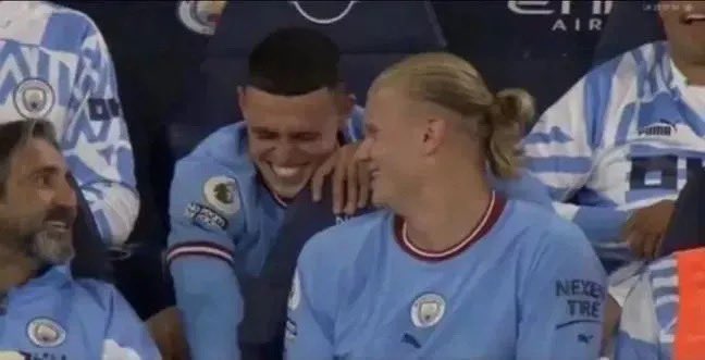 (CFC) OBEY tweet media