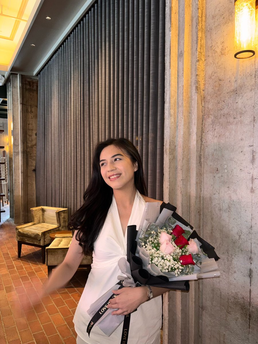 gabywarouw4's tweet photo. Romanticizing my 28 https://t.co/aNBafQb7Zg