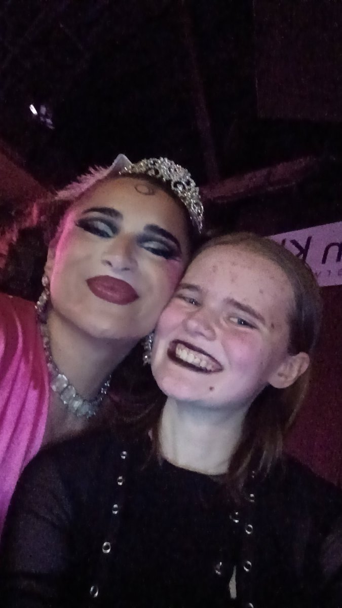 Luke/Twilight #TeamMyki #TeamNini tweet media