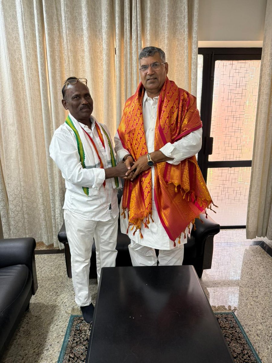 Dungar Ram Gedar (जनसेवक) tweet media