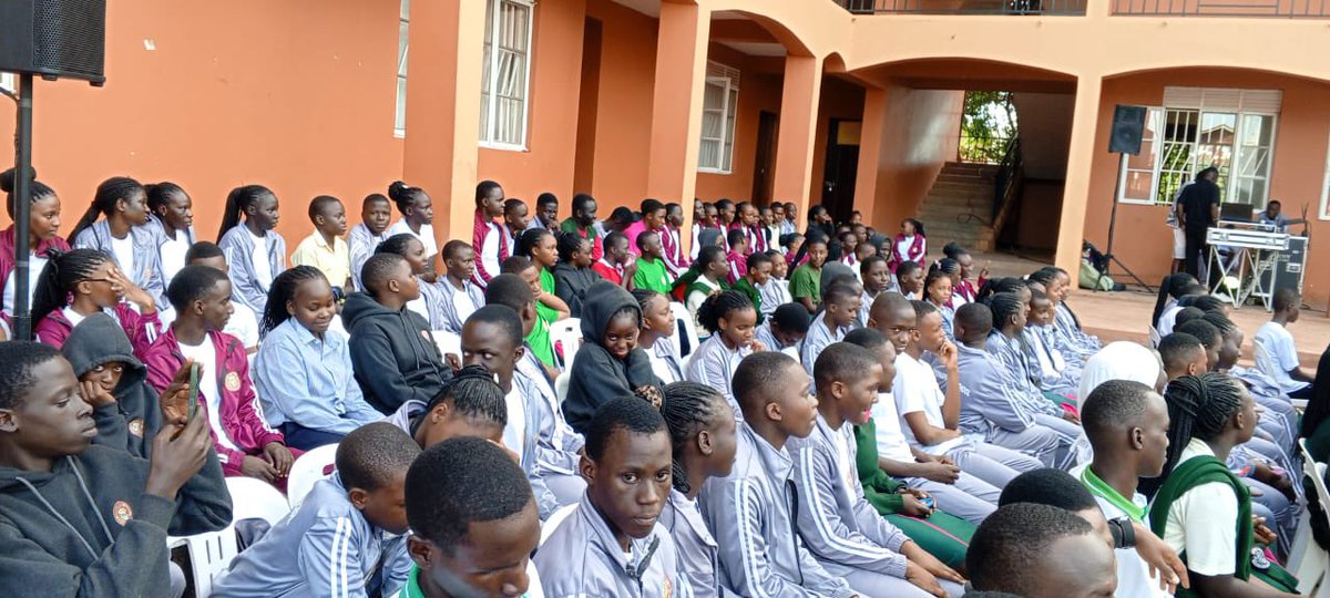 RotaryBunga's tweet photo. We are grateful to members who showed up to support the formation of the Interact Club of Greenlight High School. 
Thank you for attending this meeting yesterday.

Congratulations to our amazing Interactors on your charter! Together, one act at a time.
#RotaryBunga 
#Interactors https://t.co/XDKaykzwoY