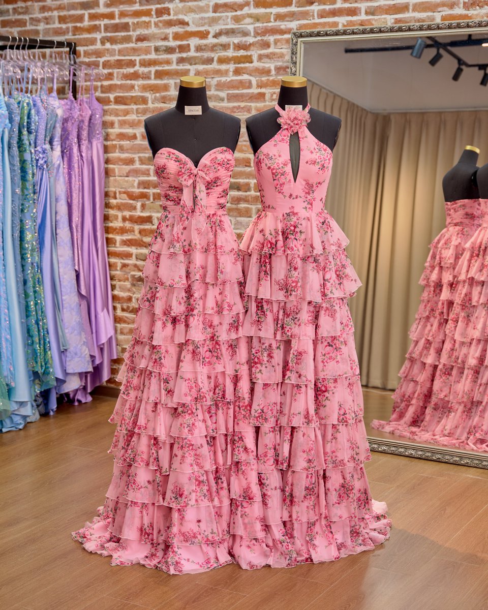 Staceesofficial's tweet image. It’s almost prom time…. Would you choose pink floral ruffles dress for your prom?🌸💕🤔

Dress style: S9046P S9049P
.
.
.
.
.
.

#stacees #prom #promdresses #prom2026 #slit #ruffles #princess #strapless #halter