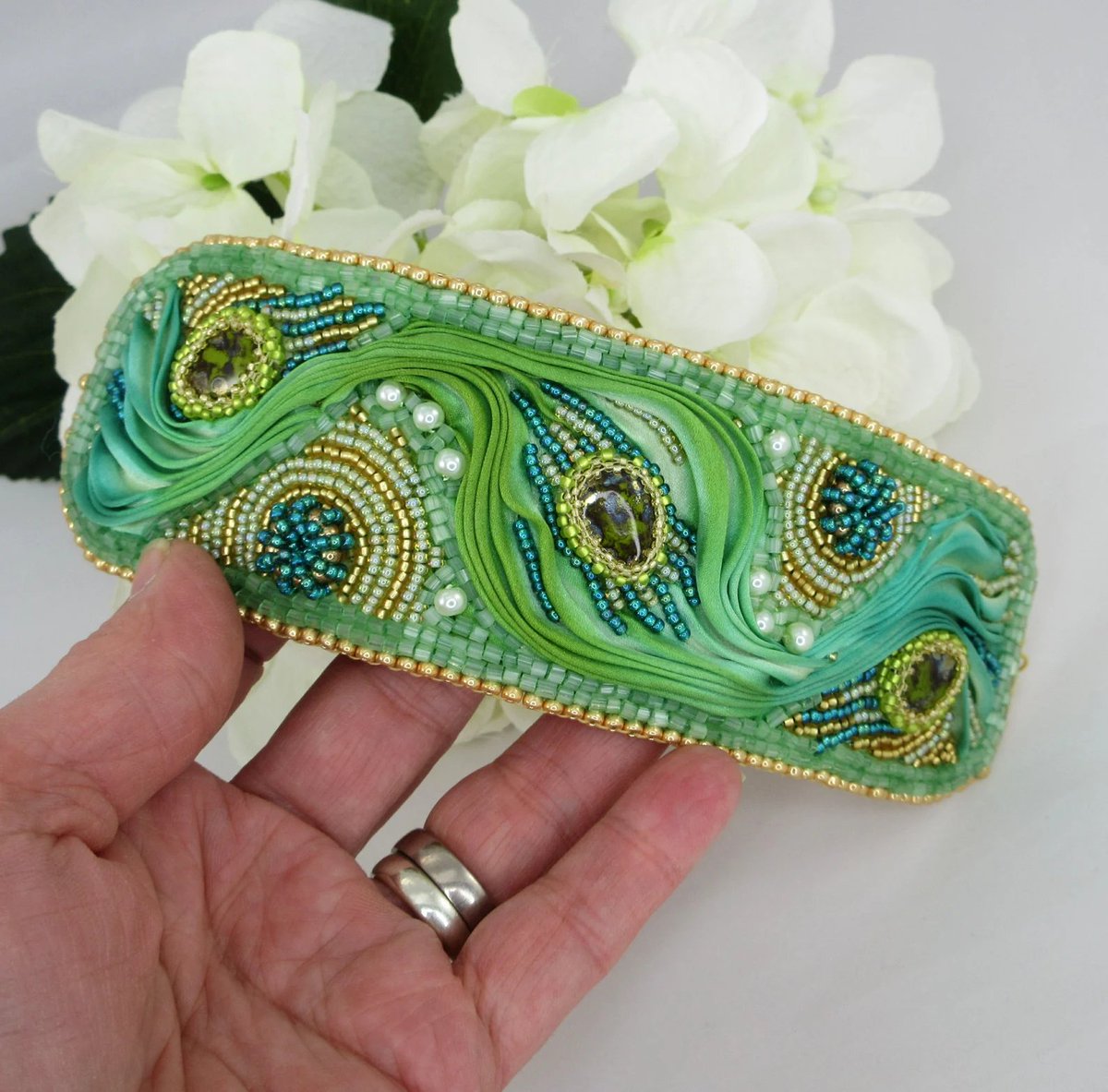 MollyGDesigns's tweet image. Planning a special occasion? Unique, handcrafted jewellery is perfect.

etsy.com/uk/listing/102…
#earlybiz #mhhsbd #ukgifthour