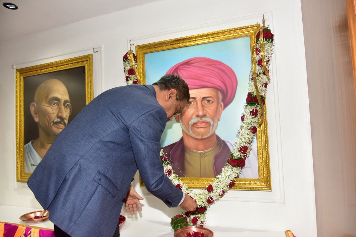 HPCL's tweet image. On Jyotiba Phule Jayanti, HPCL pays tribute to the life and legacy of Mahatma Jyotiba Phule, whose pioneering work laid the foundation for a more equal and just society.

To honour his contributions, the HPCL family, along with our C&amp;amp;MD, Director – Refineries, and senior