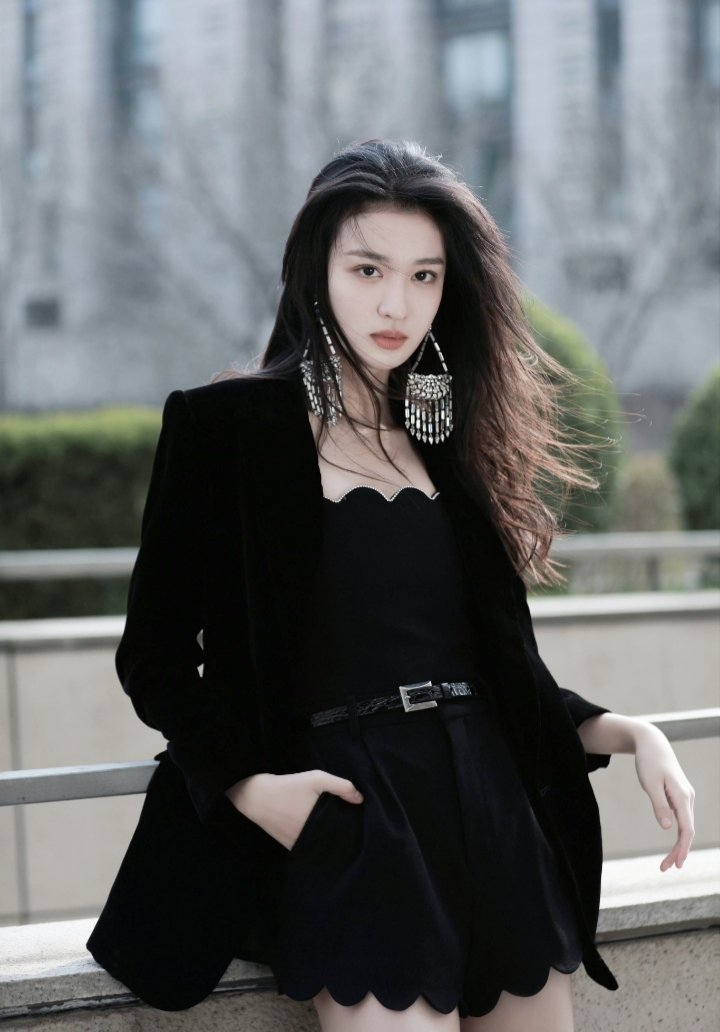 joyandvictoriaT's tweet photo. Buckle up, xianxia stans! 🏮✨

#WangChuran and #AoRuipeng are reportedly CONFIRMED for #ThrivingAfterTheMoonFalls! 🌙🔥

This is the official prequel to the global sensation #TillTheEndOfTheMoon. 😱 Based on Teng Luo Wei Zhi’s novel, expect peak angst, god-tier visuals, and the high-stakes romance we’ve been craving. ❤️‍🔥

Is another legendary masterpiece loading? 😭👇

#WangChuran #AoRuipeng #TTEOTM #Cdrama
