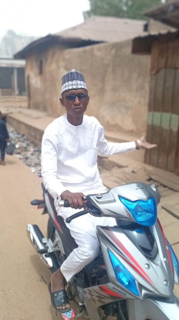 b_bimfaz's tweet photo. @b_bimfaz Duk Mai Nema Arziƙin Aure, Gida, Mota, Aikin Haji, Umra, Makaranta, Haihuwa, Aiki, Allah Kabashi Alfarma Wannan Wata Mai Albarka❣️ https://t.co/1ImVBADYS4