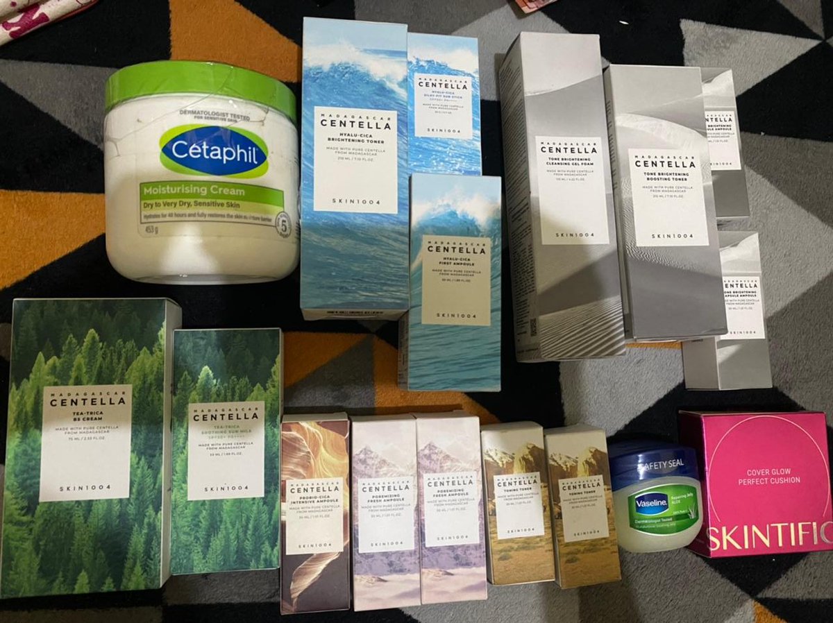 naomiela2's tweet photo. Wts moisturizer cetaphil ,skin 1004 moist facial wash toner ,hyalu cica ,tea trica brighetning https://t.co/Ky33S1Gch3