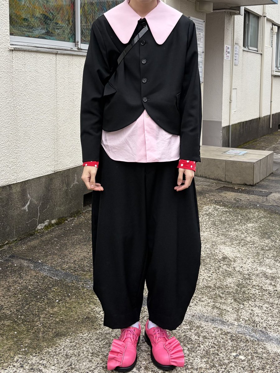 cccmamf's tweet photo. ガールのデカ襟セーラーかわいい⚓️ https://t.co/axd5otL4mV