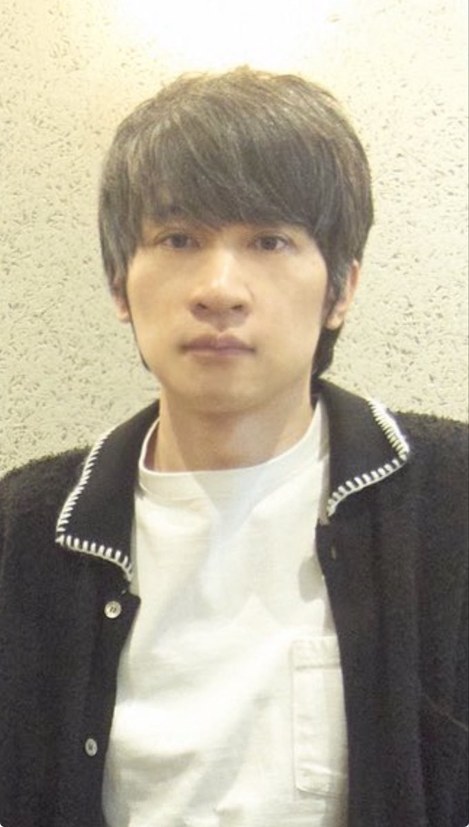 Base_Ball_Bear_'s tweet photo. いま気付いたんだけども、顔こんな感じだっけ？ 自分の顔がわからない 笑 https://t.co/IP3CpoSZF8