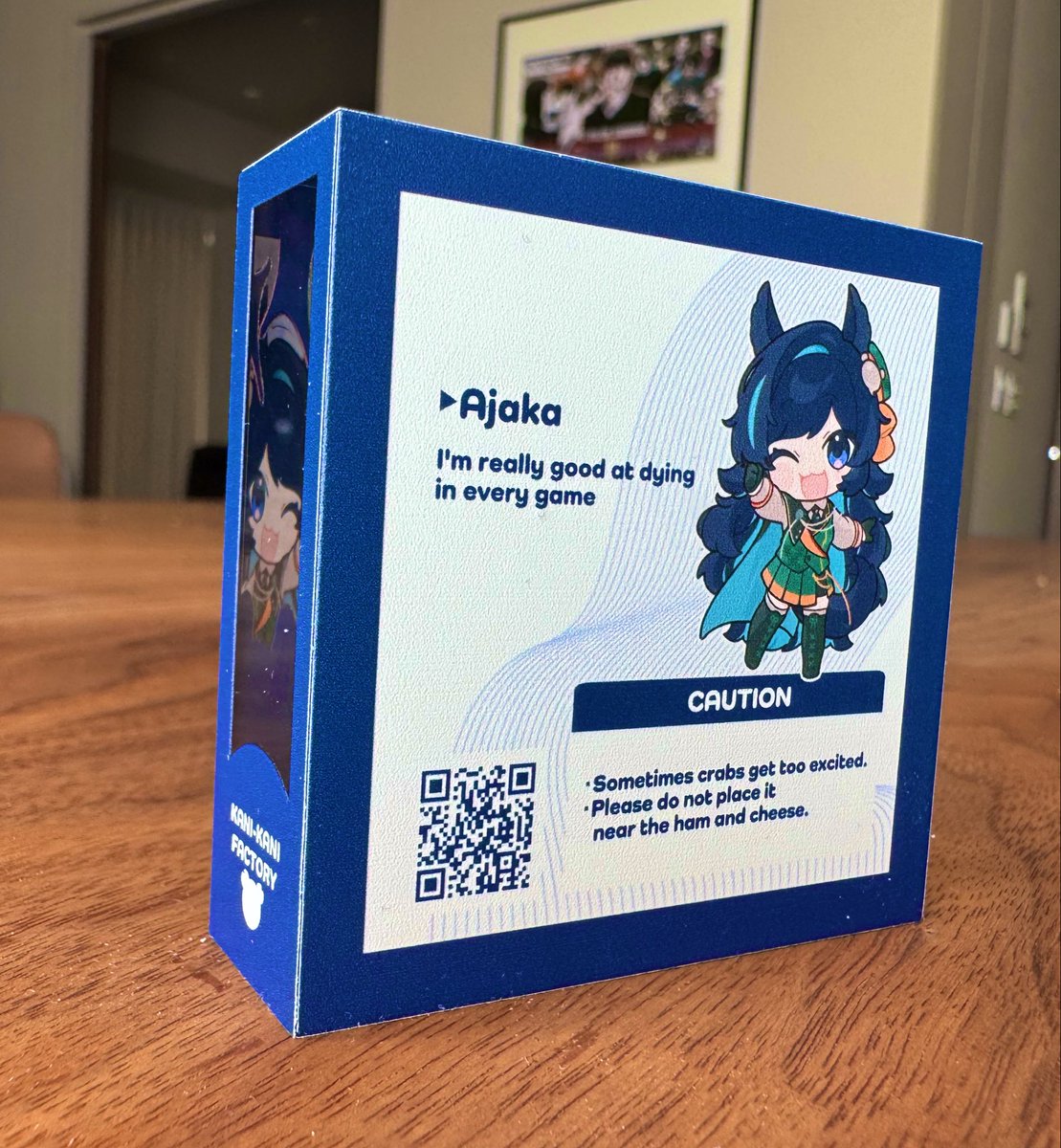 赤樫先生が申し込んでくれた六面アクリルブロックやばすぎる