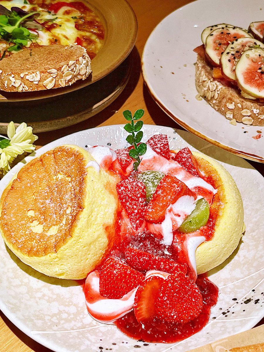 HR Smith tweet media