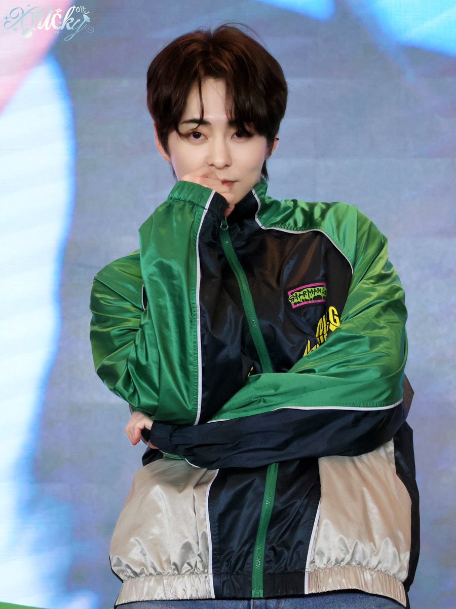 ❄슈미니❄️ tweet media