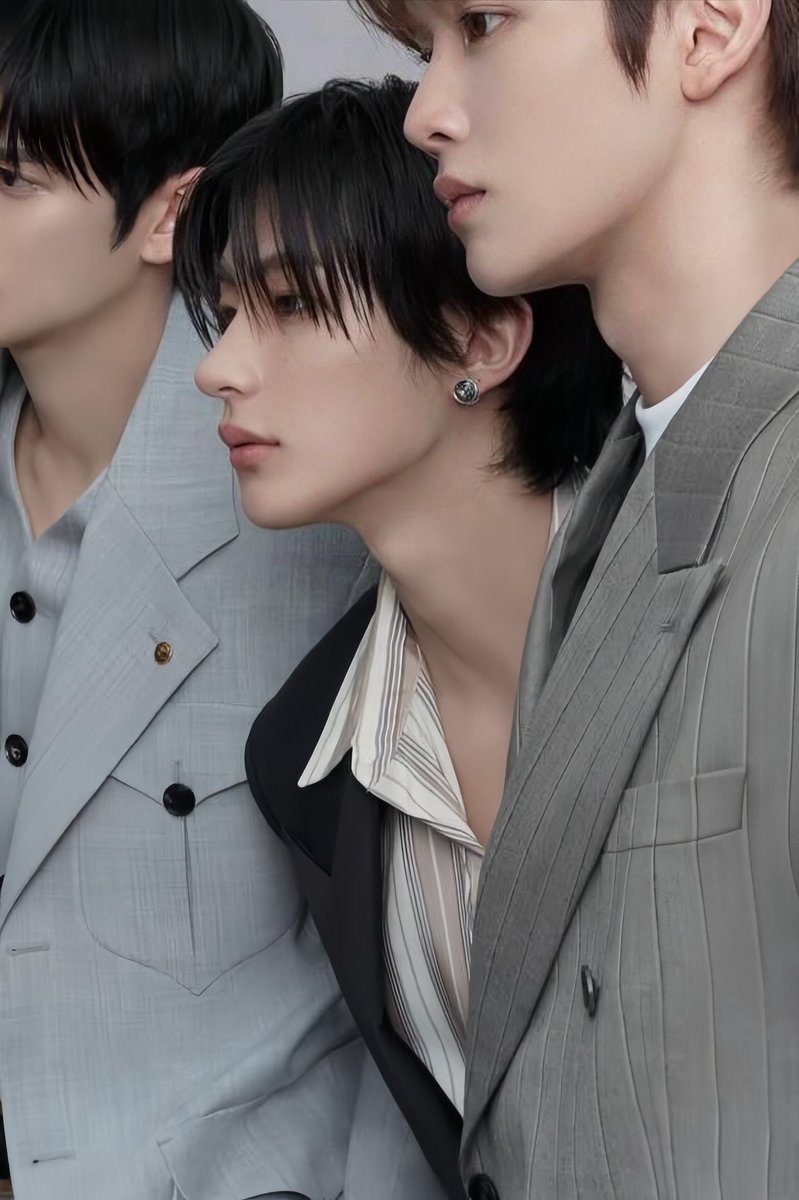 BitterHazel tweet media