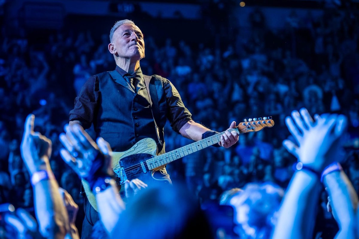 Emma48998116's tweet image. Morning tramps, happy #springsteensaturday
Have a fantastic day!! Absolutely love this song, so good live!! 🎶🎶🎸🎸🎷🎷🥁🥁🎵🎵❤️❤️⭐️⭐️😊😊❤️❤️⭐️⭐️😊😊
📸#RobDeMartin