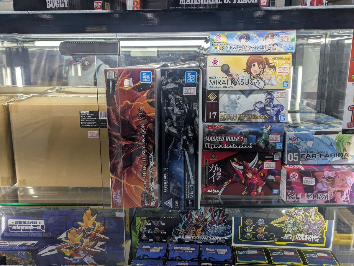 StoneStone_Man's tweet photo. 暫く振りに #ヨドバシカメラ へ寄り道

タイミング良く再販品の品出ししてなかな��入手できなかったキットが幾つか並んだからつい衝動買い

また積みを増やしてしまった https://t.co/J6GhTFkT4e