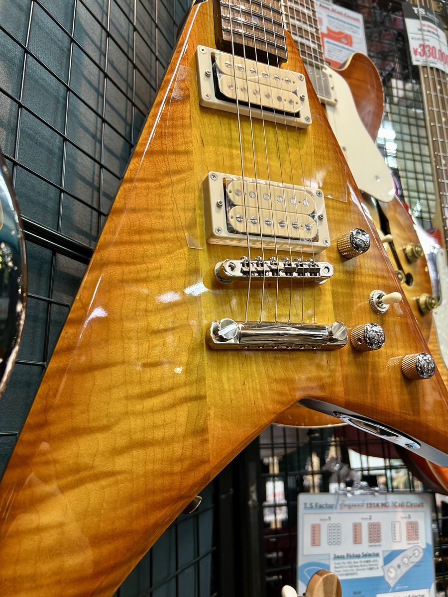 hiroshimaBB's tweet photo. T.S factory 2025 PROTO RV Type SDGs (Brown Burst) 

151A-MO P90 JM仕様 (Green Metallic)

到着しております🔥

RVタイプはやっぱかっこいいなぁ😎

でもJM仕様もかっこいいなぁ。。。

特にこの質感。。。

生で見たらやばいっす🔥

お早めに🔥

#BIGBOSS広島
#TSfactory
#広島 #楽器店 https://t.co/km4Fq77N2f