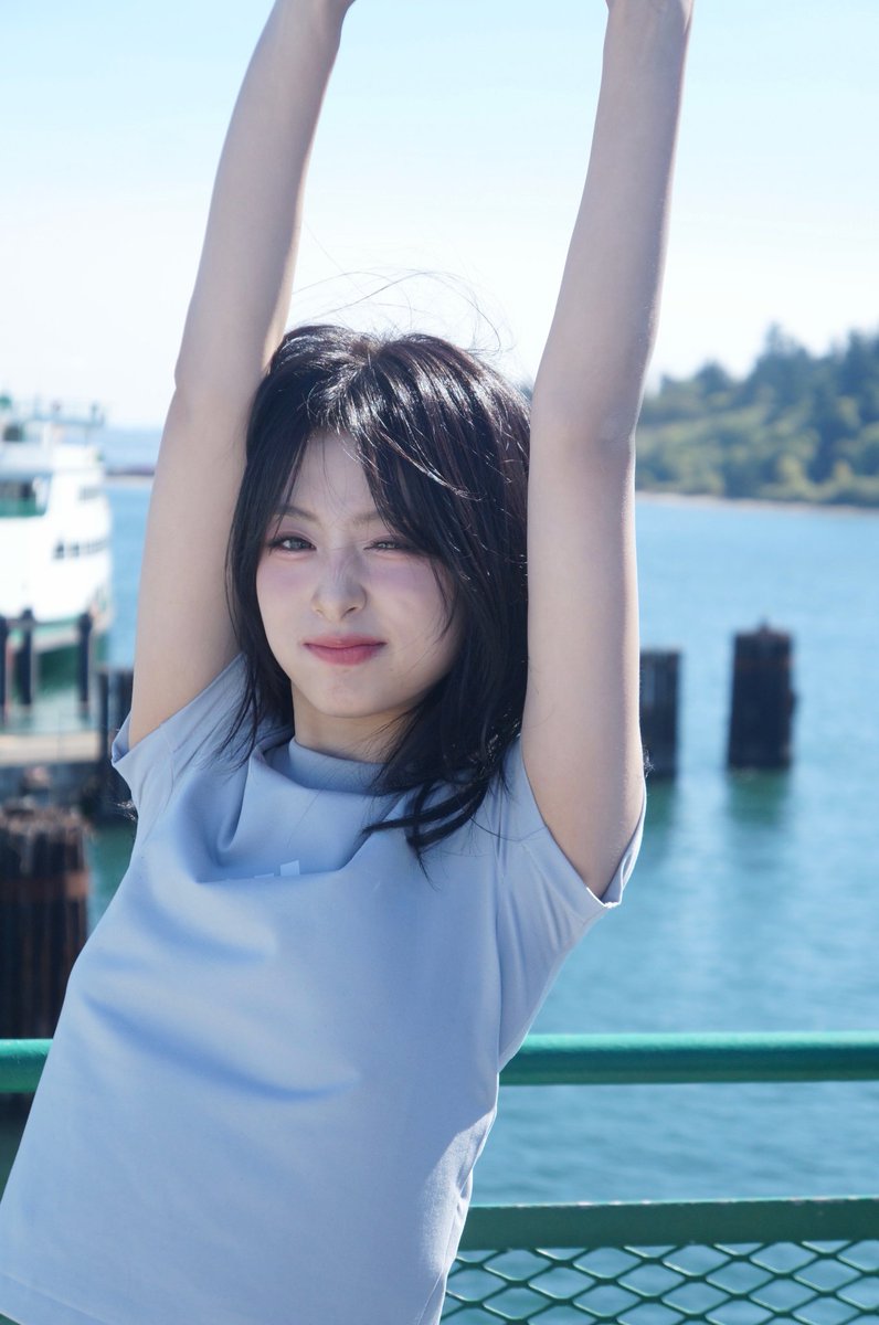 ahyeon pics tweet media