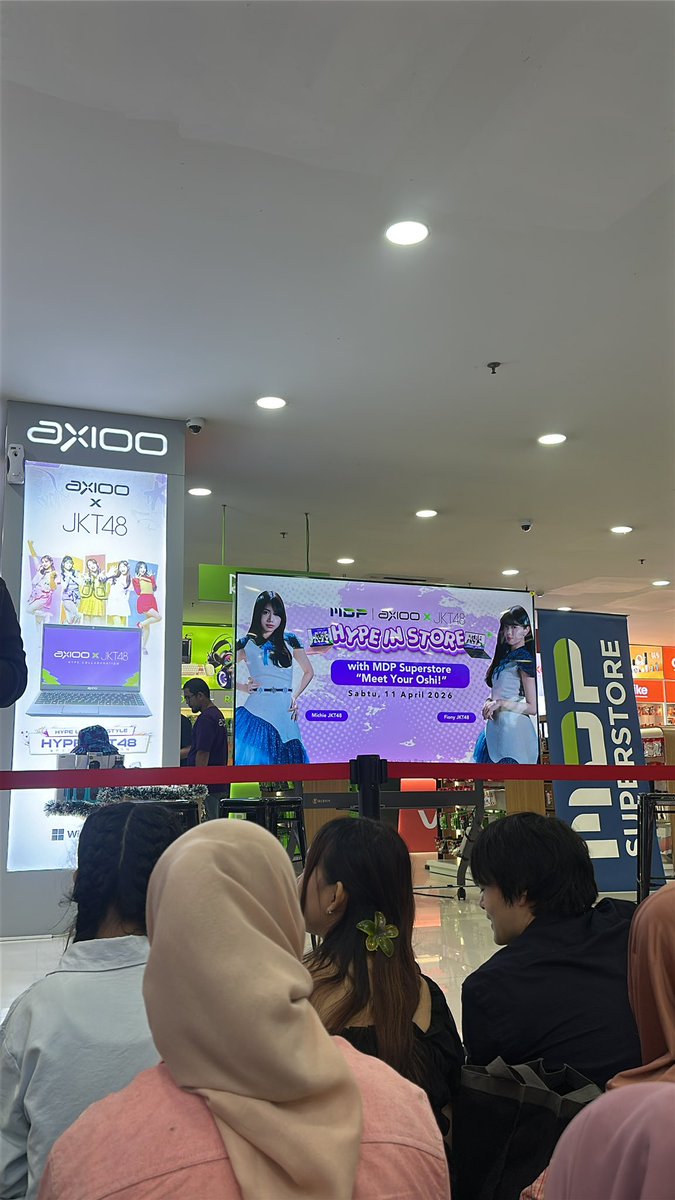 caya tweet media