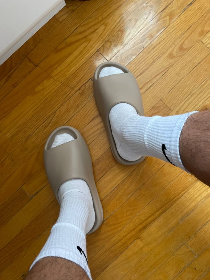 mirko_master01's tweet photo. Buongiorno schiavetti....
@OnlyFansModelP 
@findomitalia 
@CuriousFindomme 
@FindomPromoHQ 
@ListOfMasters 
@master_italiani 
@MODmodelss 
@rt_feet 
@FindomMastersRT https://t.co/lkqz0Hgvob