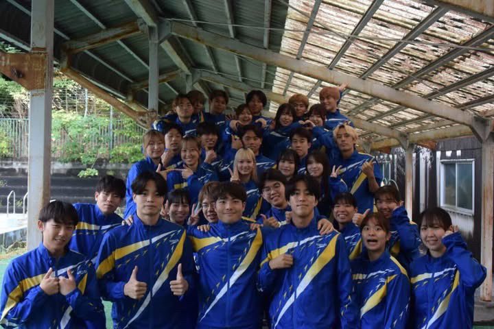 OU_SportsUnion's tweet photo. 【部活紹介⑩ 水泳部競泳面🌟】

▶︎部員数…2年生10人,3年生10人,4年生15人
▶︎男:女…21:14
▶︎ひとこと…初心者、経験者、ブランクの有無に関わらず大歓迎です✨マネージャーも募集中♡ぜひ一度体験練やご飯会に来てみてください！DM待ってます❣️

#阪大部活
#春から阪大 https://t.co/LWxV6wrzuI